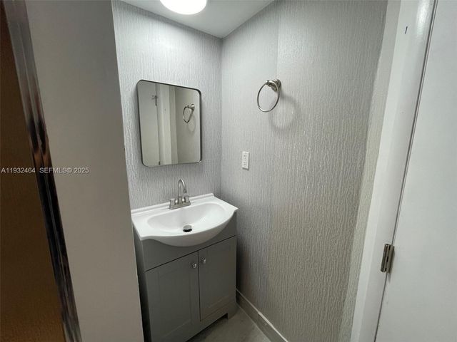 7800 S Colony Cir S 206, Tamarac, FL 33321