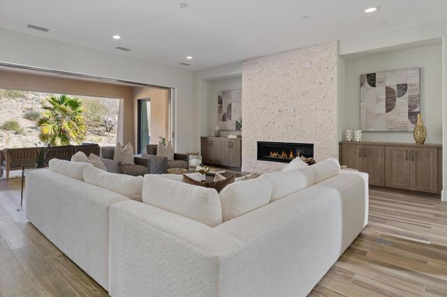 48471 Old Stone Trail, Palm Desert, CA 92260