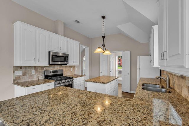 7158 Lakeshore Lane, Willis, TX 77318