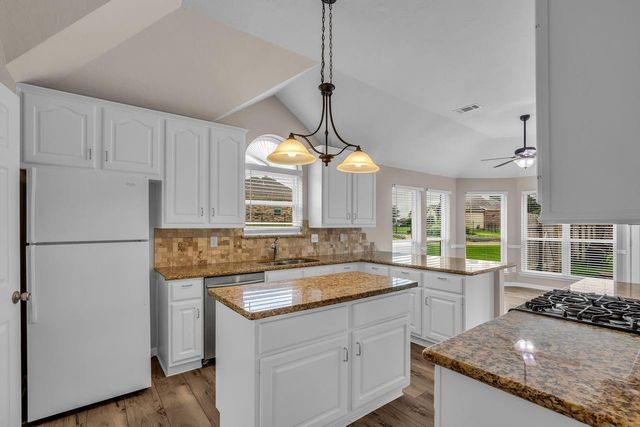 7158 Lakeshore Lane, Willis, TX 77318