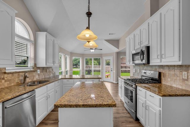 7158 Lakeshore Lane, Willis, TX 77318