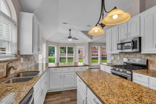 7158 Lakeshore Lane, Willis, TX 77318