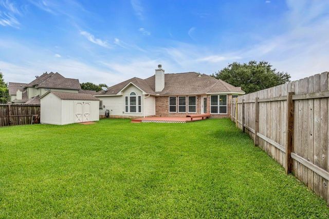 7158 Lakeshore Lane, Willis, TX 77318