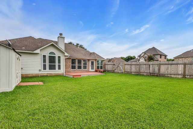 7158 Lakeshore Lane, Willis, TX 77318