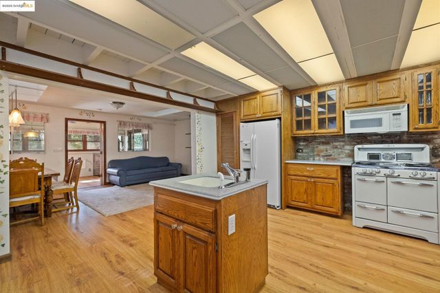 23192 Cresta Dr, Twain Harte, CA 95383