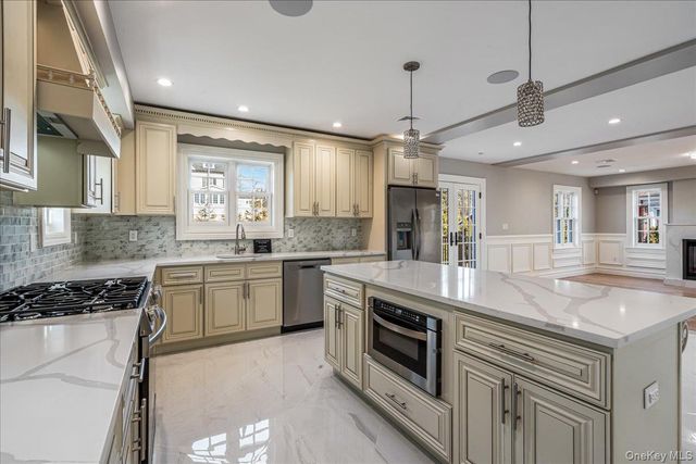 233-25 38th Drive, Douglaston, NY 11363