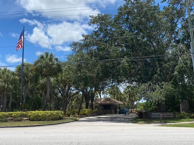 4680 SW Parkgate Boulevard B, Palm City, FL 34990