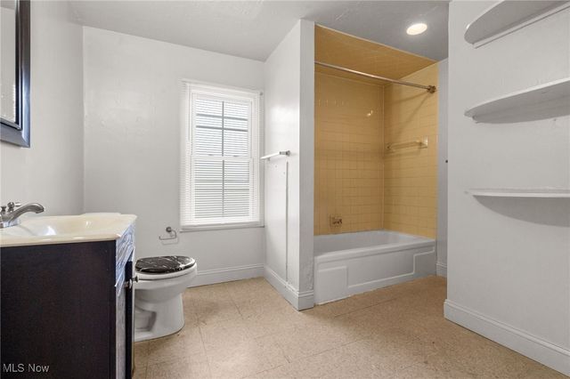 15416 Waterloo Road, Cleveland, OH 44110