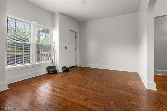 15416 Waterloo Road, Cleveland, OH 44110