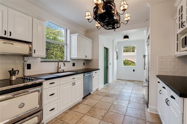 31 NE 46th St, Miami, FL 33137