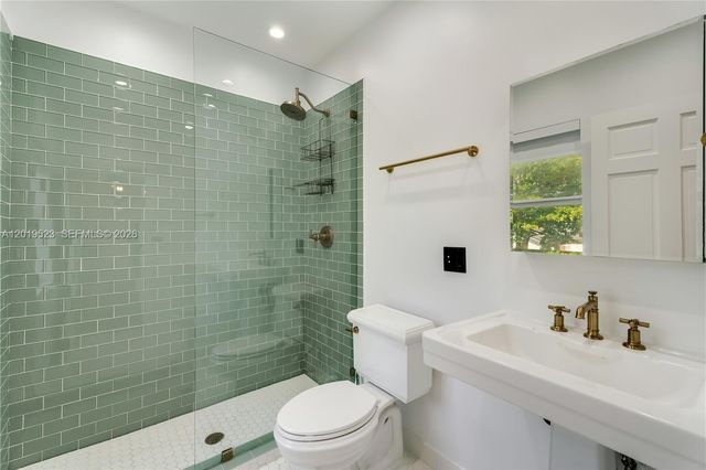 31 NE 46th St, Miami, FL 33137