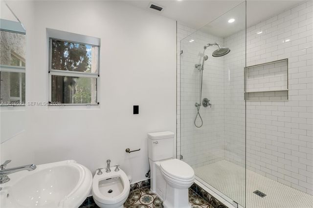 31 NE 46th St, Miami, FL 33137