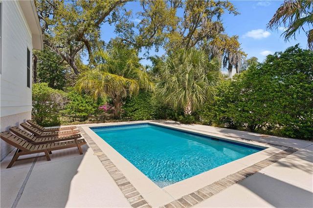 306 Broadway Street, St. Simons Island, GA 31522