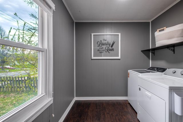 302 E Ellen Street, Fenton, MI 48430