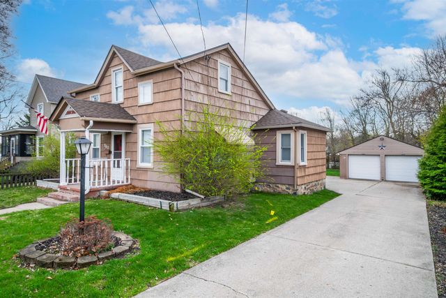 302 E Ellen Street, Fenton, MI 48430