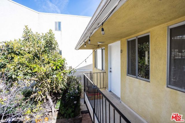 1427 Euclid Street, Santa Monica, CA 90404
