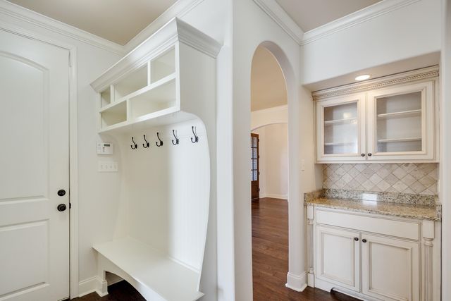 3930 S POTTER WOODS CV, Lakeland, TN 38002