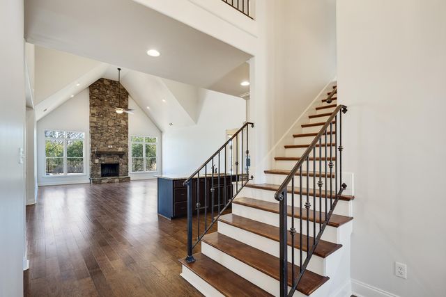 3930 S POTTER WOODS CV, Lakeland, TN 38002