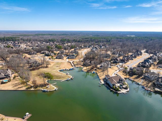 3930 S POTTER WOODS CV, Lakeland, TN 38002