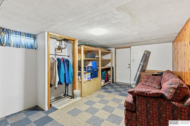 7538 Chandler Hills Drive, Bellevue, NE 68147