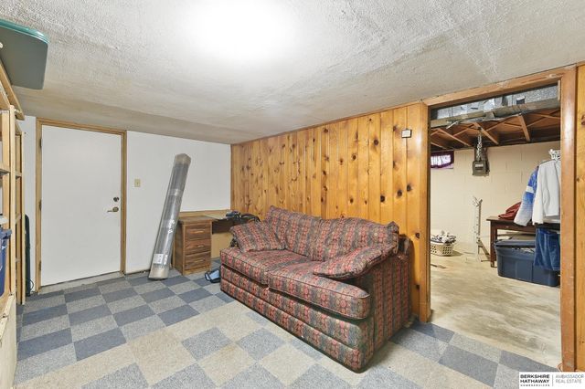 7538 Chandler Hills Drive, Bellevue, NE 68147