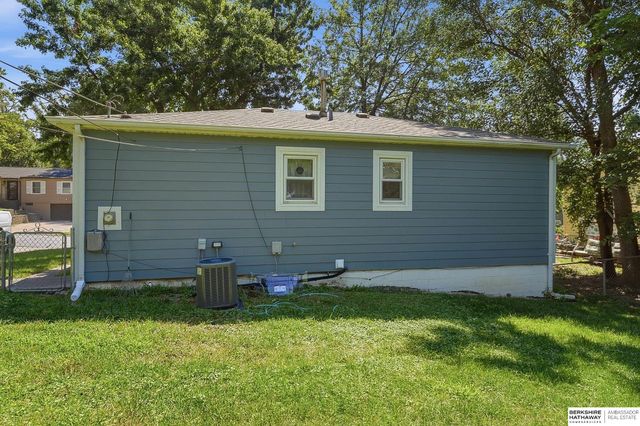 7538 Chandler Hills Drive, Bellevue, NE 68147