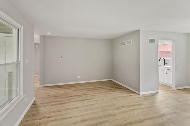 4141 Applewood Lane, Matteson, IL 60443