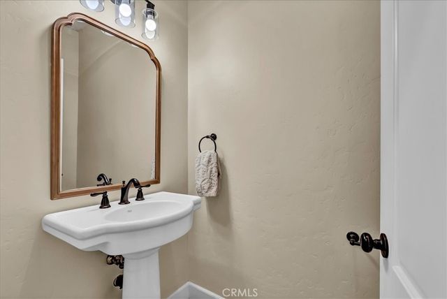 28020 Road 148, Visalia, CA 93292