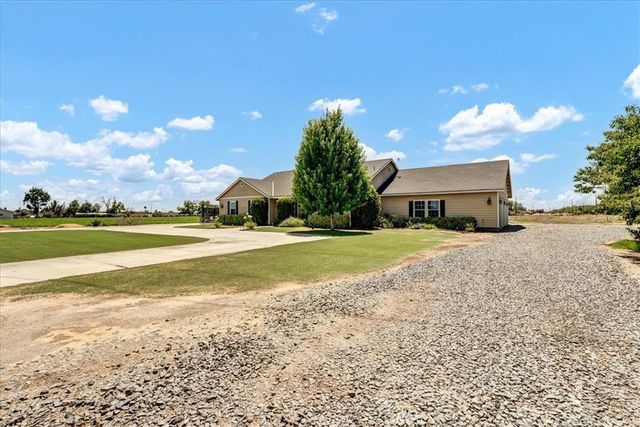 28020 Road 148, Visalia, CA 93292