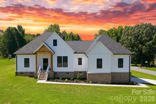 1213 Creekside Drive, Conover, NC 28613