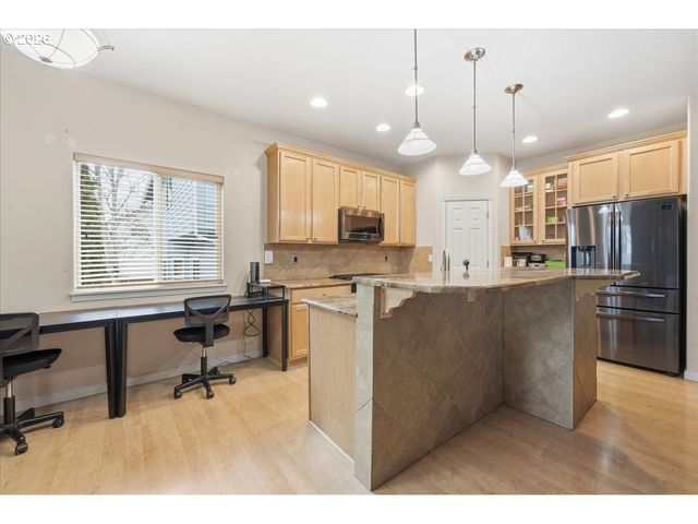 6366 Se 33RD Way, Gresham, OR 97080