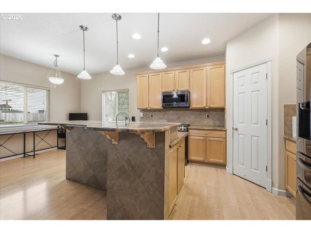 6366 Se 33RD Way, Gresham, OR 97080