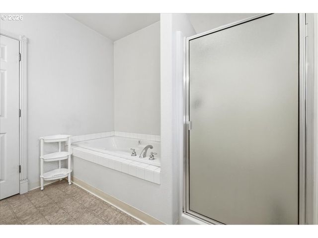 6366 Se 33RD Way, Gresham, OR 97080