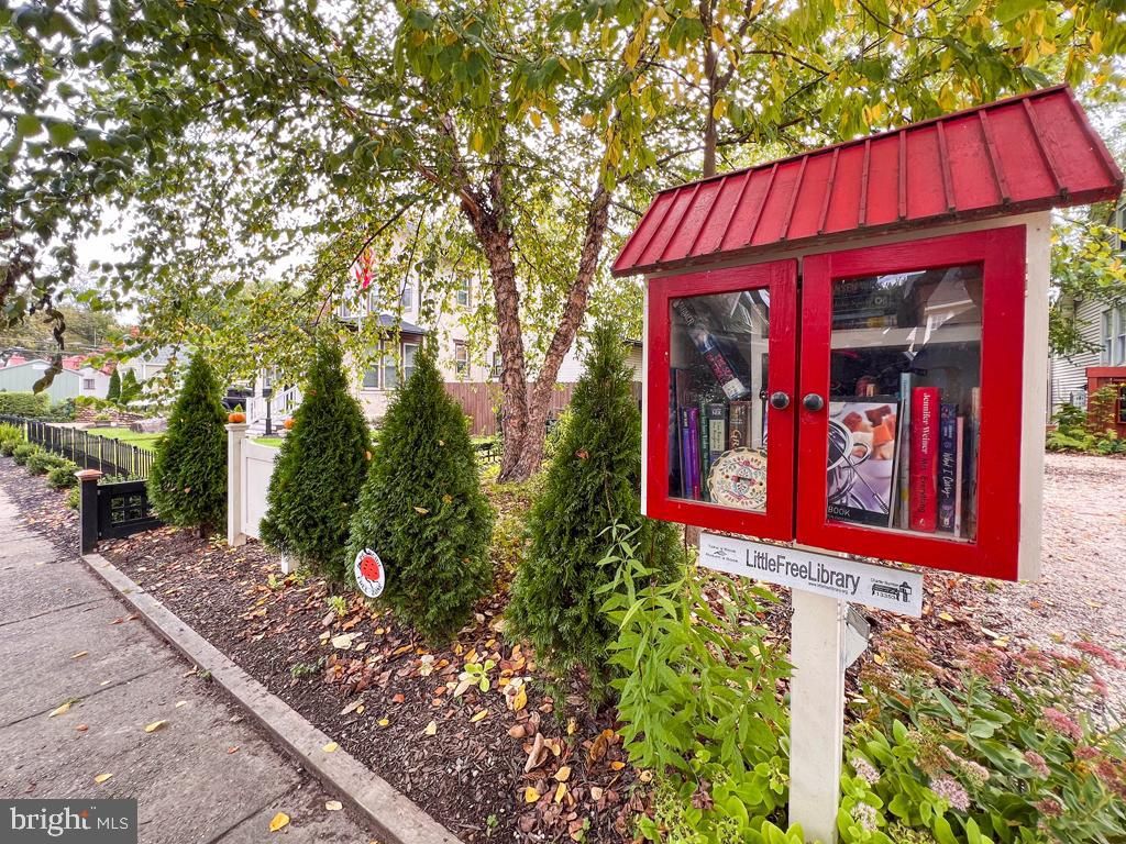 227 W FRANKLIN ST, Morrisville, PA 19067