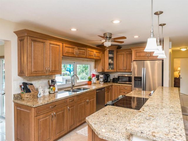 4930 NE 27th Avenue, Lighthouse Point, FL 33064