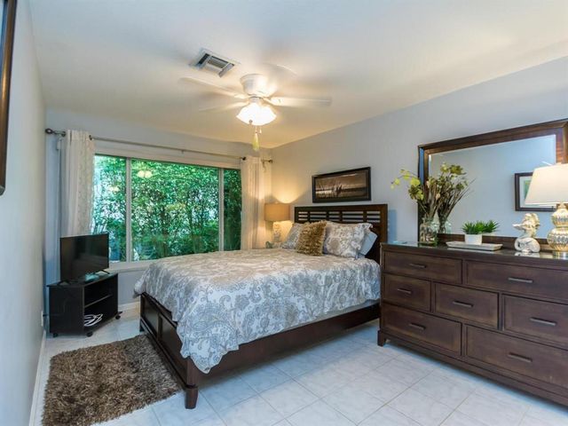 4930 NE 27th Avenue, Lighthouse Point, FL 33064