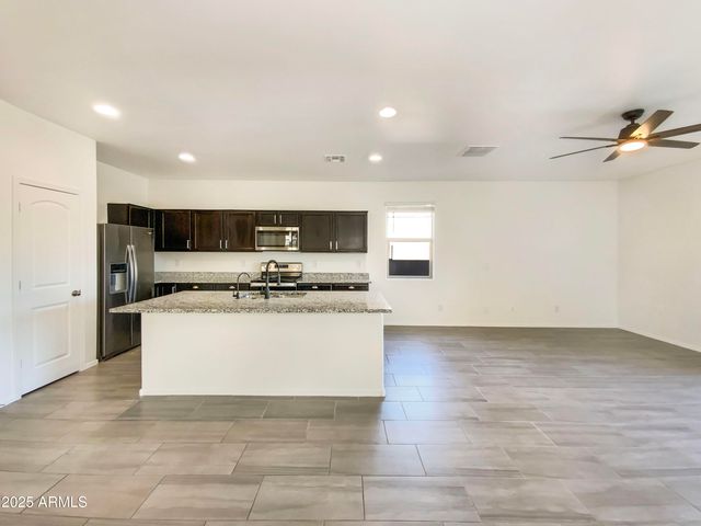 1752 N HUBBARD Street, Casa Grande, AZ 85122