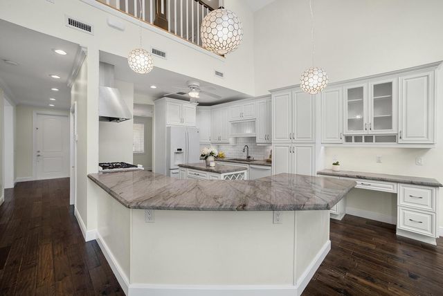 216 SE 10th Street, Fort Lauderdale, FL 33316