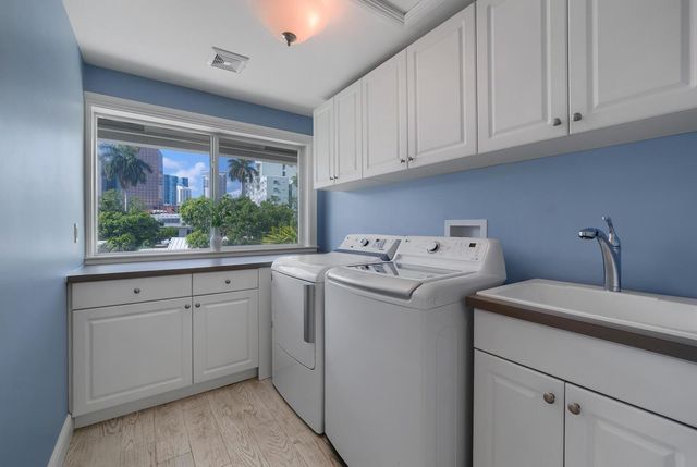 216 SE 10th Street, Fort Lauderdale, FL 33316