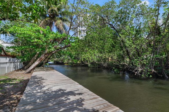 216 SE 10th Street, Fort Lauderdale, FL 33316