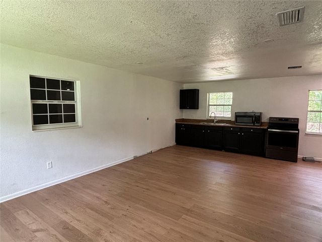 205 S CHANDLER AVENUE, Deland, FL 32724