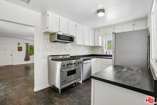 1546 W 30th Street, Los Angeles, CA 90007