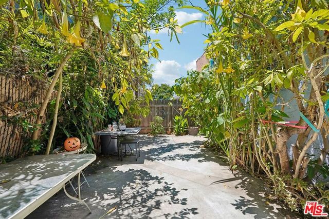 1546 W 30th Street, Los Angeles, CA 90007