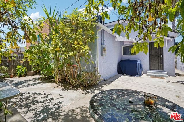 1546 W 30th Street, Los Angeles, CA 90007