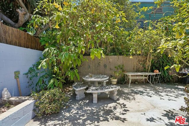 1546 W 30th Street, Los Angeles, CA 90007