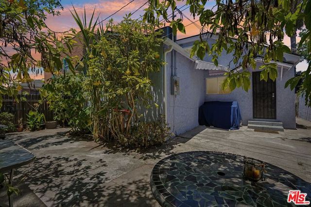 1546 W 30th Street, Los Angeles, CA 90007