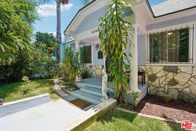 1546 W 30th Street, Los Angeles, CA 90007