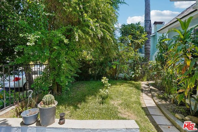 1546 W 30th Street, Los Angeles, CA 90007
