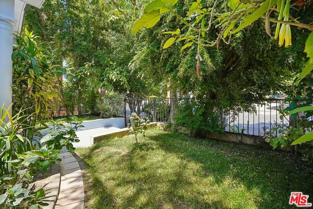 1546 W 30th Street, Los Angeles, CA 90007