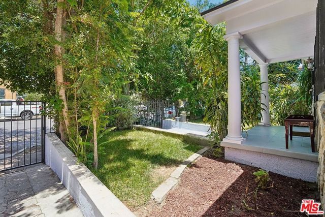 1546 W 30th Street, Los Angeles, CA 90007